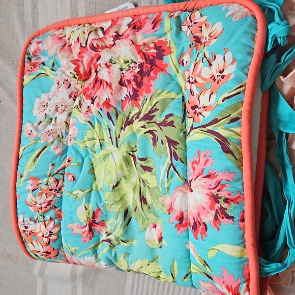 Carousel Designs Coral Floral Bedding 4 piece Set - Picture 3 of 8